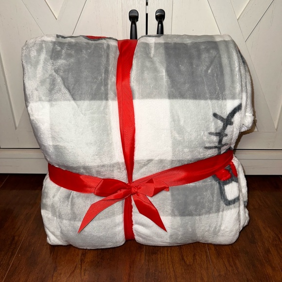 Hello Kitty Plush Queen Blanket 90x90 - Picture 3 of 3